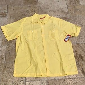 Men’s Izod button down shirt